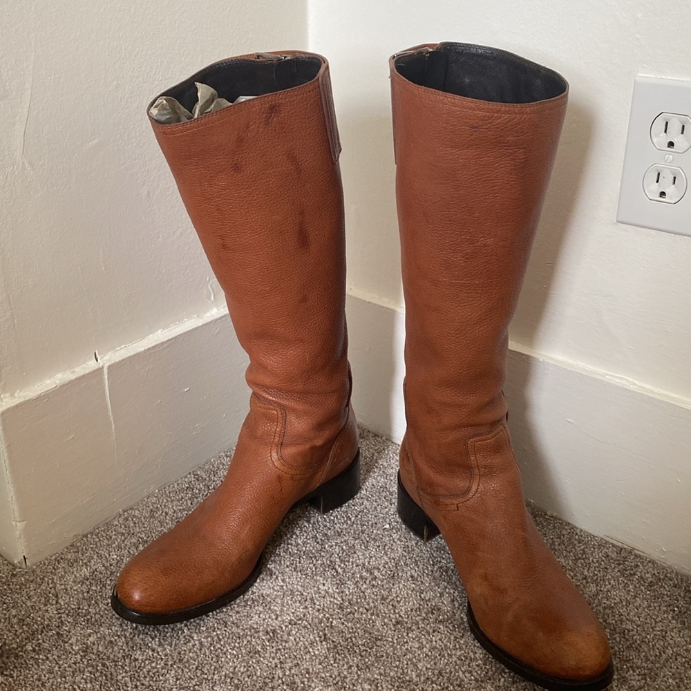 Prada leather boots. Size 39 1/2. - Picture 4 of 6